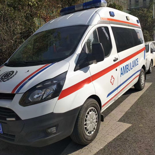 城东品质救护车出租,为您的健康出行负责