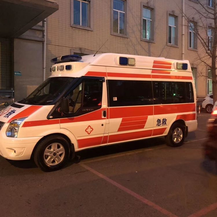 城东夜间租赁救护车护送病人转院：安全转运的 8 大核心注意事项